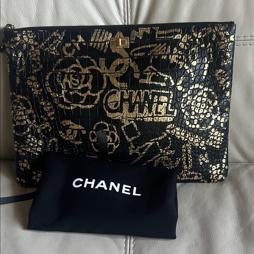 CHANEL EGYPTIAN Graphic Clutch